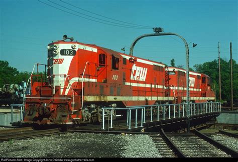 Railpicturesnet Photo Tpw 103 Toledo Peoria And Western Emd Gp7 At