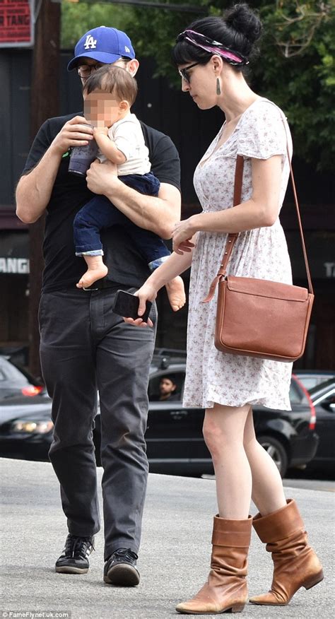 15, a rep confirms exclusively in the new issue of us weekly. Joseph Gordon-Levitt he carries his toddler during a day ...