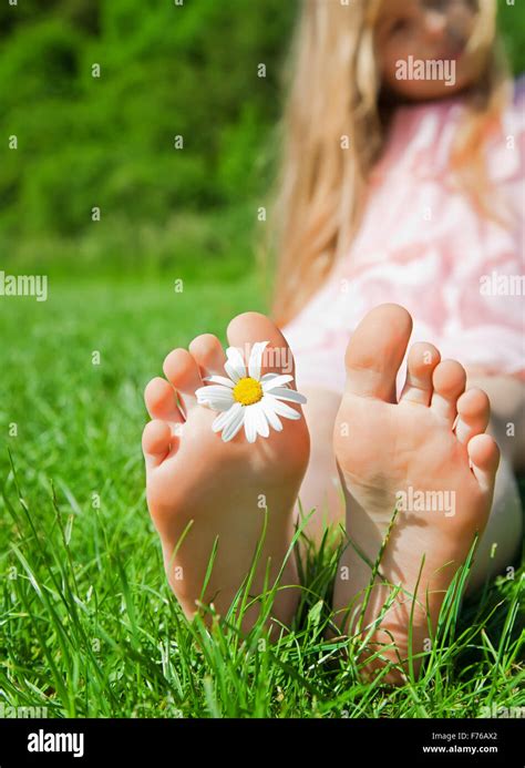 Barefoot Girl Hi Res Stock Photography And Images Alamy