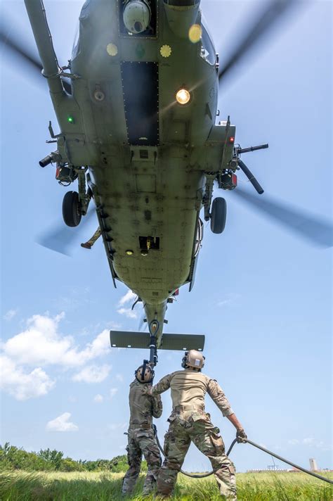 Dvids Images Riggers Perform Sling Load Training Image 4 Of 6