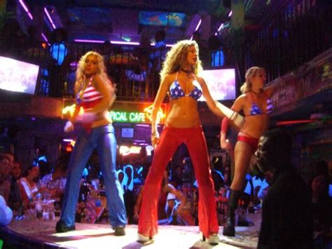 Best Nightlife Spots In Miami Beach Miami Nightlife Miami Night Club