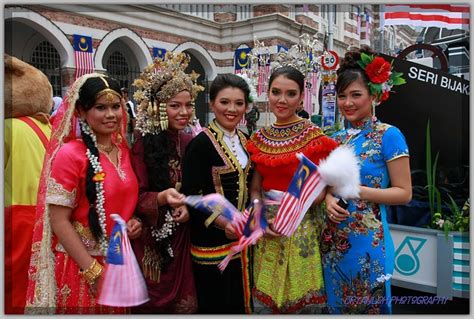 Standing in the eyes of the world artis : 10 Senarai Lagu Patriotik Malaysia Yang Semua Anak Patut ...