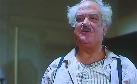 للمرة الأولى وبعد مرور سنة كاملة على وفاته، ظهر نجل الفنان الراحل حسن حسني، ليكشف للمرة الاولى بعض أسرار حياة والده الخاصة. صورة 10 من فيلم المواطن: مصري - حسن حسني - الدهليز - قاعدة ...