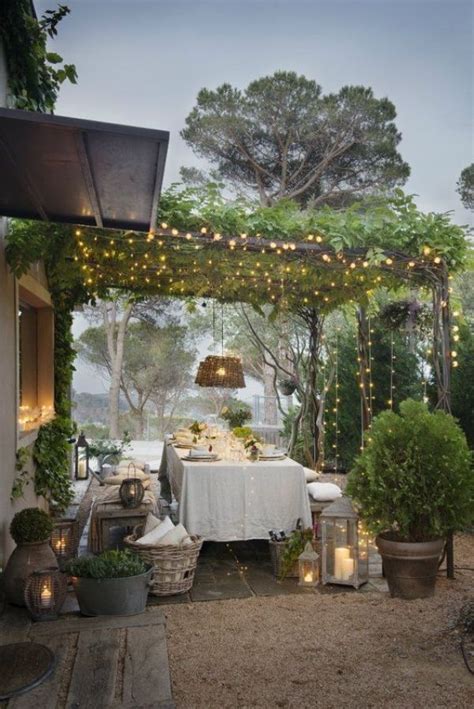 Amazing Ideas With Natural Pergolas In The Garden And How To