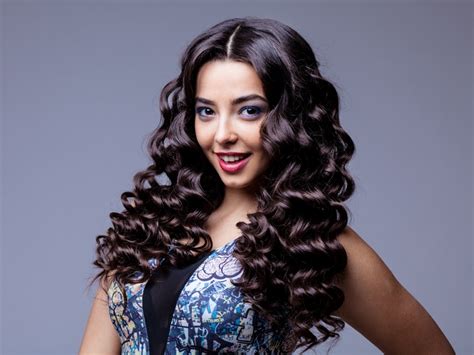 Haircuts For Wavy Hair For Indian Women