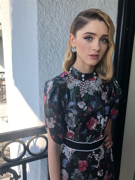 Natalia Dyer Is Wearing Three Different Mascaras To The Critics Choice