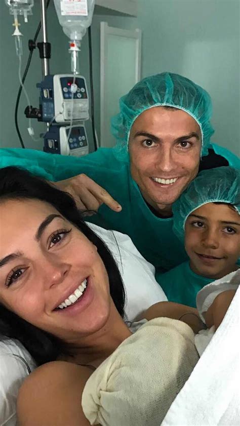 cristiano ronaldo s girlfriend georgina fuels pregnan