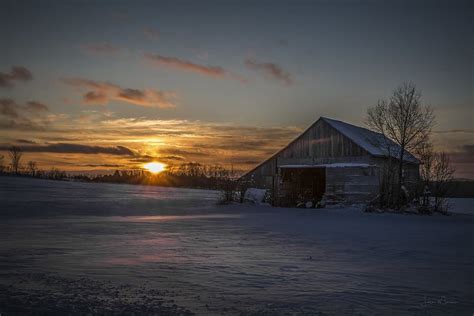 Cold Winter Sunset On The Farm Winter Sunset Sunset Farm