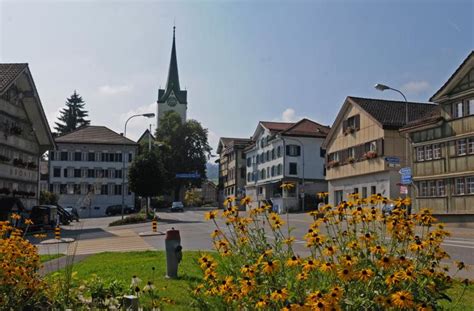 There is a restaurant serving italian cuisine, and free private parking is available. Ein gewohntes Bild: Teufen blecht, Urnäsch kassiert - Die ...