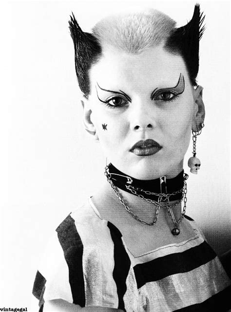 sue catwoman photographed by ray stevenson 1976 punk fashion punk makeup punks 70s