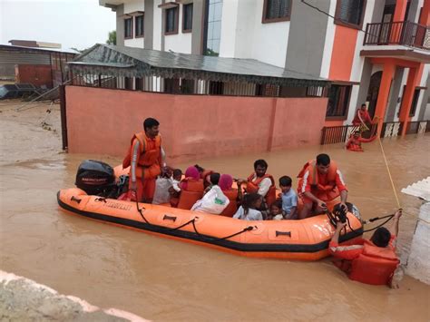India Over 100000 Hit By Floods In 20 Districts Of Assam Floodlist
