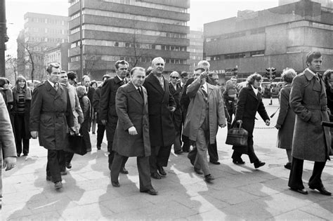 Człowiek z węgla, poznań 2014. Powstaje film o Gierku. Edward Gierek - gospodarskie ...