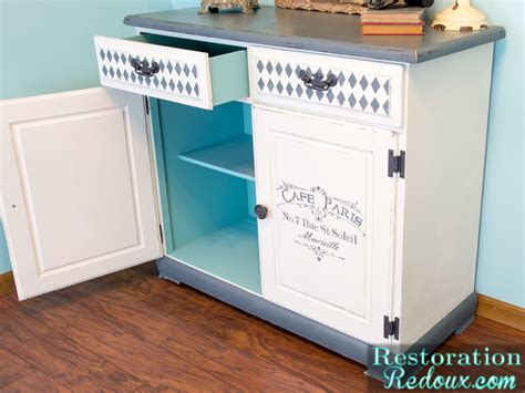 Easy to follow tips and tricks for learning to use chalk paint. Plaster Paint Stenciled Cabinet - Daily Dose of Style