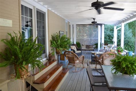 Get inspired by the best designs for 2021 and brighten up your outdoor area! 15 Super Simple Back Porch Ideas
