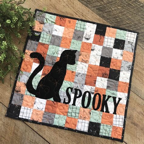 Scaredy Cat Spooky Mini Quilt