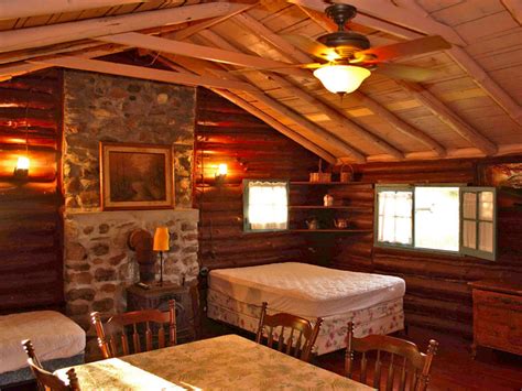RUSTIC LOG CABINS - Watkins Glen Lodging