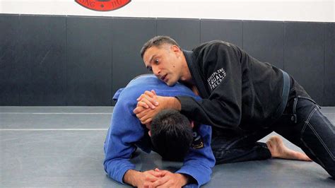 How To Do Head And Arm Chokes The Jiu Jitsu Class Grappling Utreon
