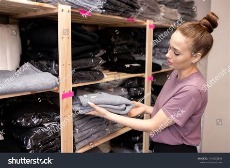 22553 Clothes Warehouse Images Stock Photos And Vectors Shutterstock