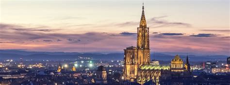Located at the border with germany in the historic region of alsace. La cathédrale - Office de tourisme de Strasbourg et sa Région