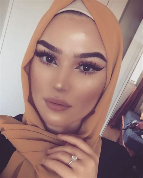 Luxyhijab Adlı Kullanıcının Hijab Beauty جمال المحجبات Panosundaki Pin Kadın Kadın Modası