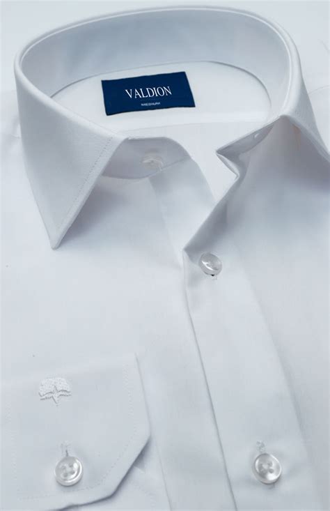 Σήμερα οι αποφάσεις για λιανεμπόριο και click away. Τρόλεϋ Χαμόγελο συνεχώς λεφκα πουκαμισα ...