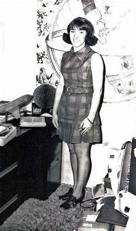 37 vintage portrait photos of sexy secretaries in the 1960s ~ vintage everyday