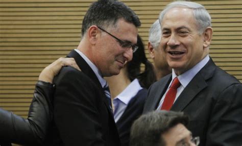 אלדד יניב מספר כאן על נוני מוזס, גדעון סער, יועז הנדל ואחרים. חידת היום: מה יש לגדעון סער להיפגש עם רביב דרוקר אתמול ...