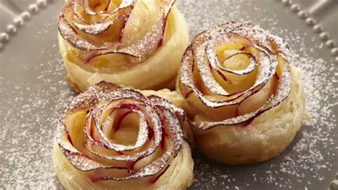 How To Make Rose Apple Pie With Cooking Guru Chef Ian Kittichai Youtube
