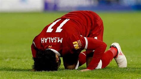 Kita sebagai hamba allah yang lemah memiliki banyak kekurangan. Sujud Mohamed Salah yang Mengubah Cara Dunia Melihat Islam ...