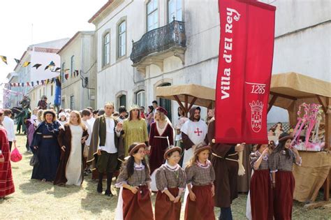 From wikimedia commons, the free media repository. Vila de Rei: Centenas de visitantes no IX Mercado Medieval ...