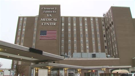 Milwaukee Va Center Opens Walk In Clinic For Veterans To Get Covid 19