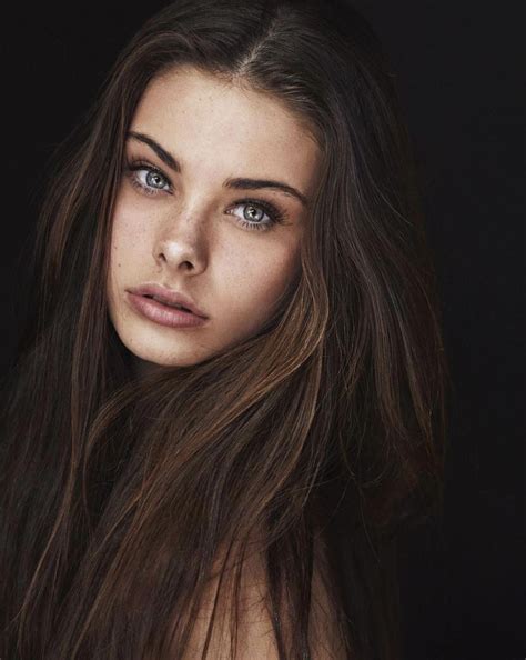 One of the best kept secrets by makeup artists is that smudging a warm brown eye shadow with coppery. #grayhairreversal | Grey hair, Grey hair reversal, Grey ...