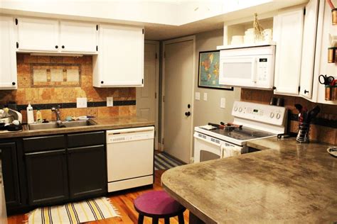 A tile backsplash is a great way to change the look and feel of your kitchen. How to Remove a Kitchen Tile Backsplash