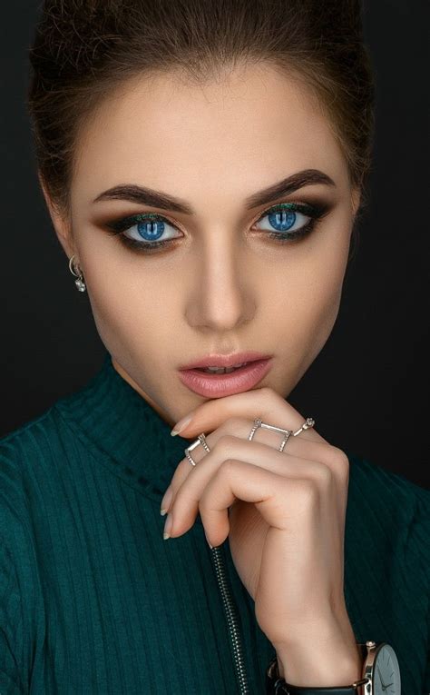 Blue Eyes Pretty Woman Model 950x1534 Wallpaper Beauty Girl Woman With Blue Eyes Stunning