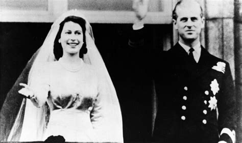 inside queen elizabeth and prince philip s wedding on 76th anniversary royal news express