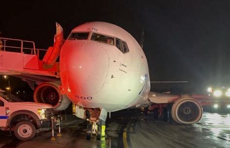 Ocfa Firefighters Helped Passengers Get Off A Damaged Jet At John Wayne