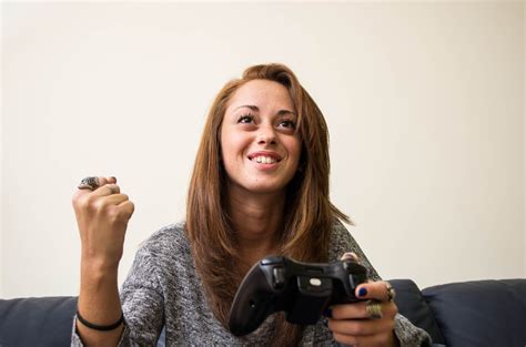 Sigh Inducing Study Shows Guy Gamers Hate Losing To Women The Mary Sue
