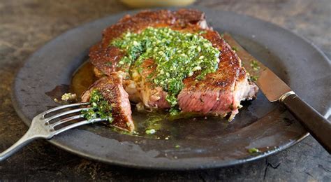 In questa raccolta potrete trovare le ricette di tante salse per bollito, per arricchire i vostri piatti con gusto! Salsa Verde | Ricetta | Ricette, Bistecche, Ricette con manzo