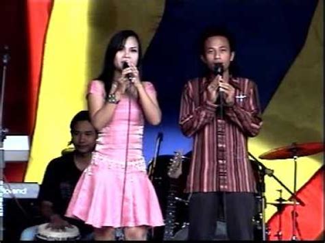 Merupakan lagu yang punya beberapa versi, namun secara garis besar merupakan lagu untuk memanggil kuntilanak. lingsir wengi - YouTube