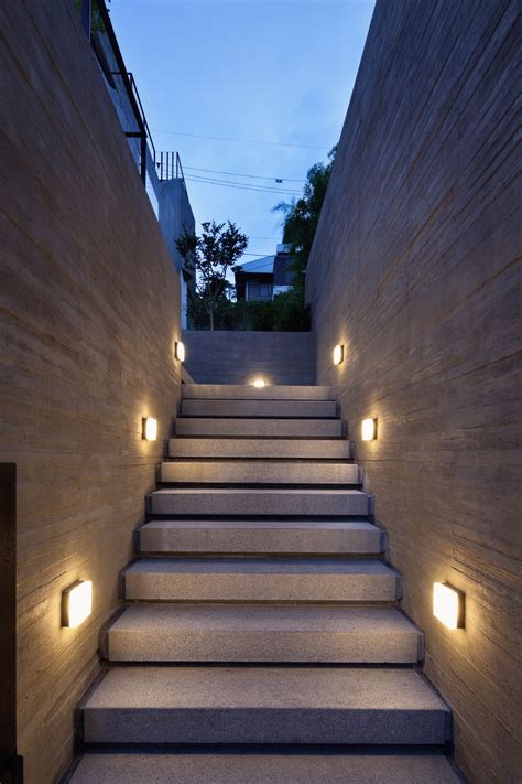Lighting in the modern home is the quintessential dramatic element. Wall Lighting Ideas - HomesFeed
