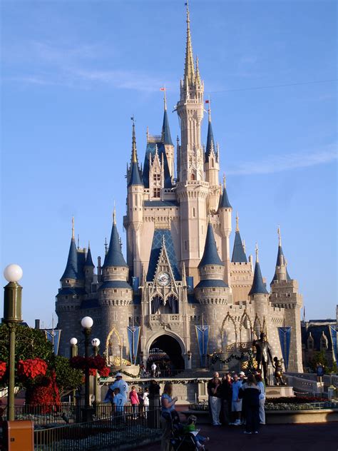 Cinderella's Castle 2 | Disney World's castle differs from t… | Flickr