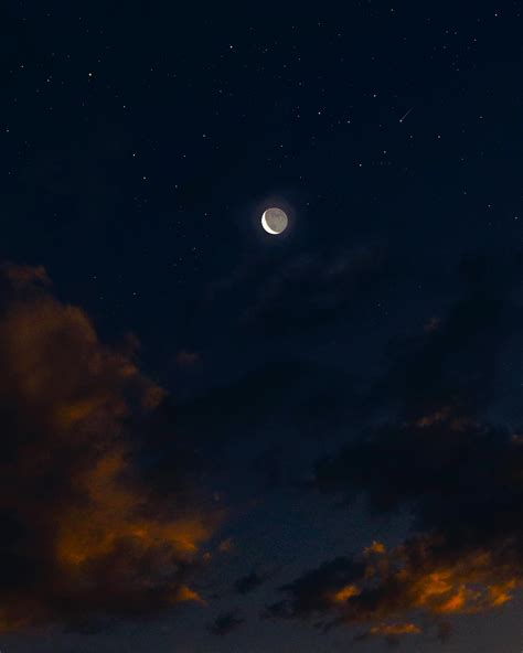 Crescent Moon On A Night Sky · Free Stock Photo