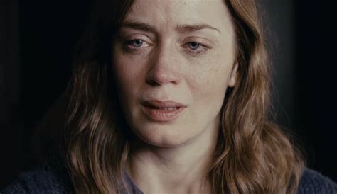 The Girl On The Train New Trailer Is Emily Blunt A Murderer