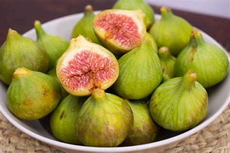 Fig Season Recipes 3 Quick And Easy Ways To Eat Them Right Now Glamour