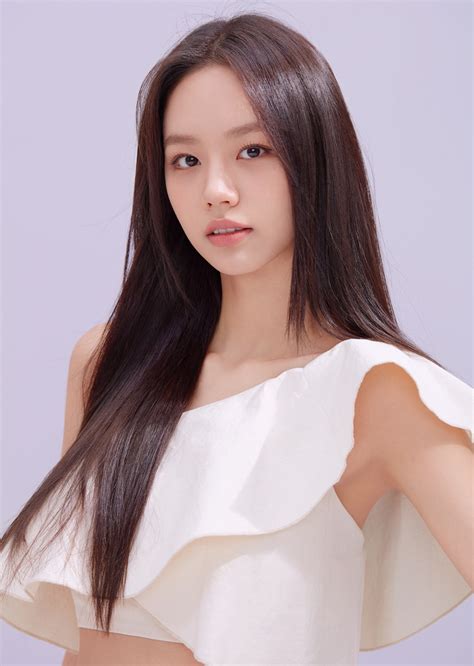 Hyeri lee was born on june 9, 1994 in gwangju, gyeonggi, south korea. Hyeri - AsianWiki