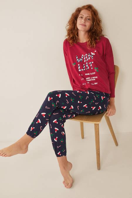 Los 11 Pijamas Festivos Con Los Que Las Reinas Del Estilo Esperan A Papá Noel La Noche De Navidad