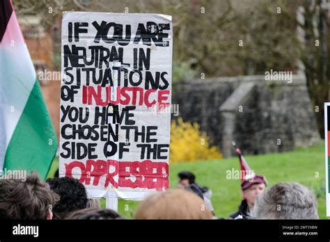 Palestine funeral hi-res stock photography and images - Alamy
