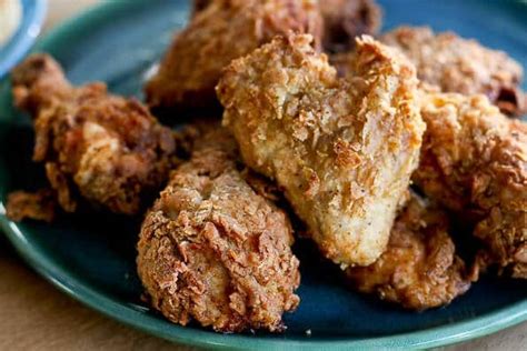 With two forks, remove as much meat from the bones as you can, slightly shredding meat in the process. Pioneer Woman's Buttermilk Fried Chicken Recipe