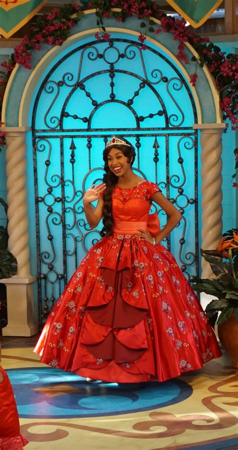 Meet Princess Elena Of Avalor During The Festival Of Holidays Babes