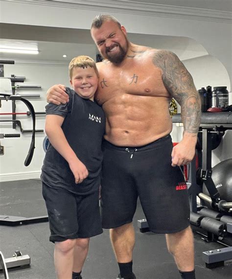 Eddie Hall Reveals His Insane New Diet As Strongman Piles On The Pounds For Return At World’s